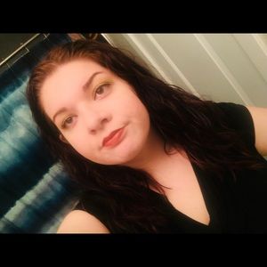 Meet your Posher, Alanis